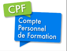 Personne consultant son compte CPF pour rechercher une formation professionnelle